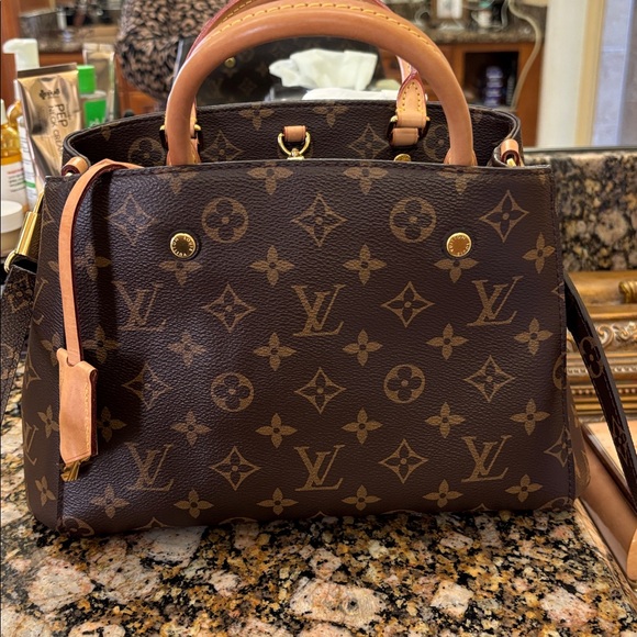 Montaigne MM - M41056
LV Brown Monogram Crossbody
Brand New Looks - Picture 3 of 11